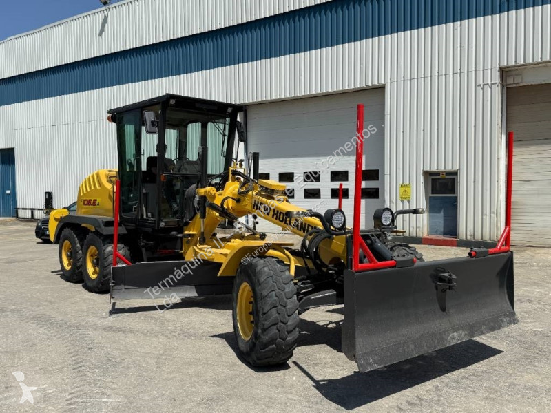 Niveladora New Holland F 106.6 A