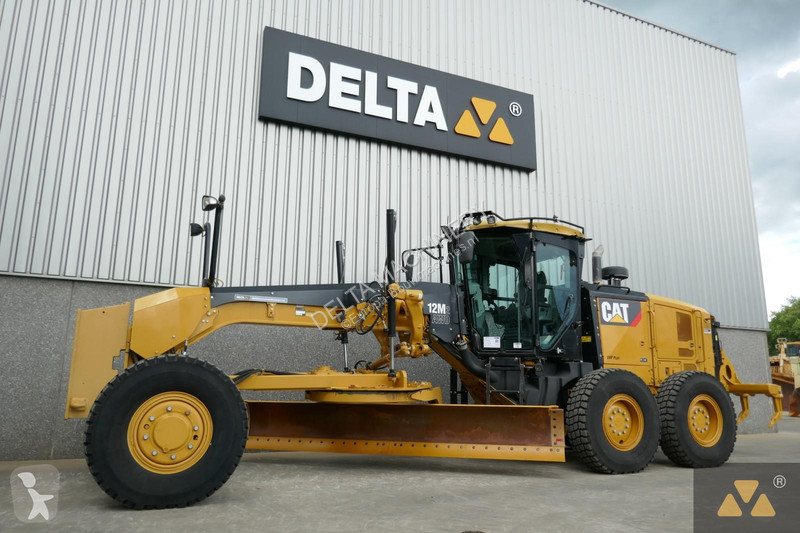 ممهدة طرق Caterpillar 2 AWD