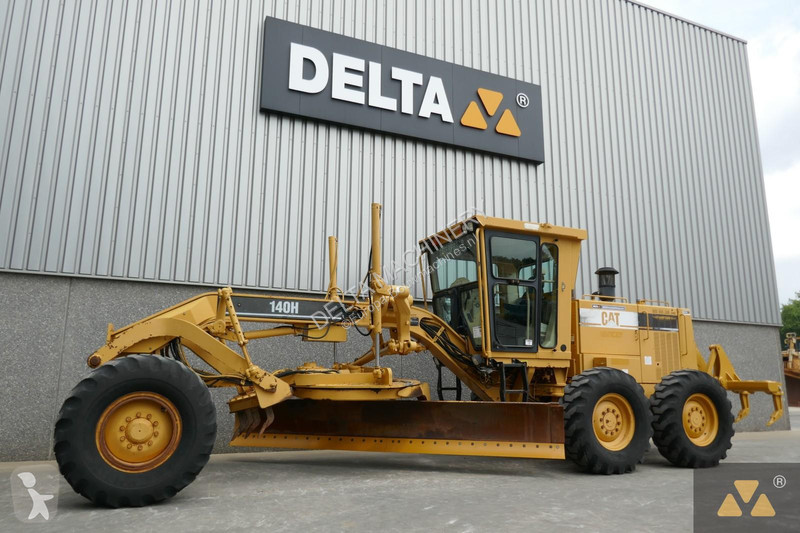 Grader Caterpillar