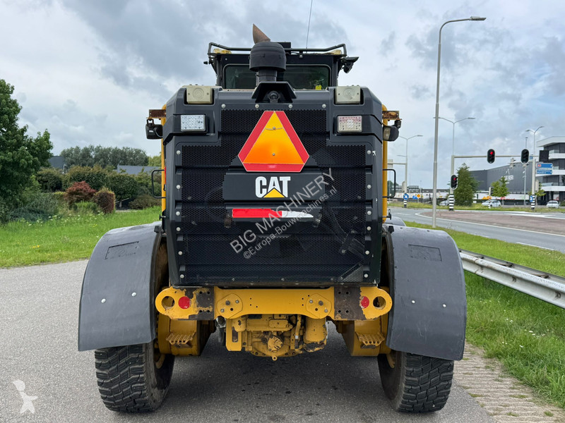 Grader Caterpillar