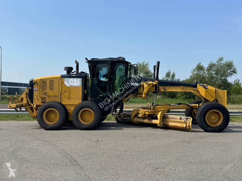 ممهدة طرق Caterpillar 3