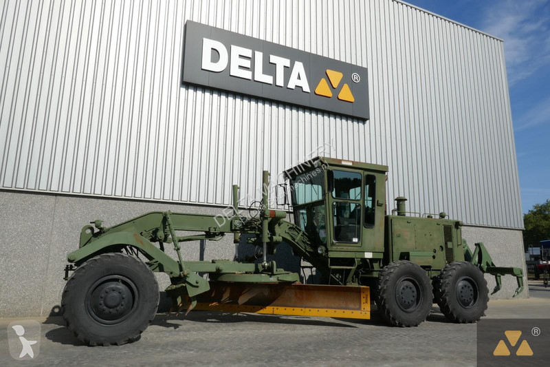Grejder Caterpillar Ex-army