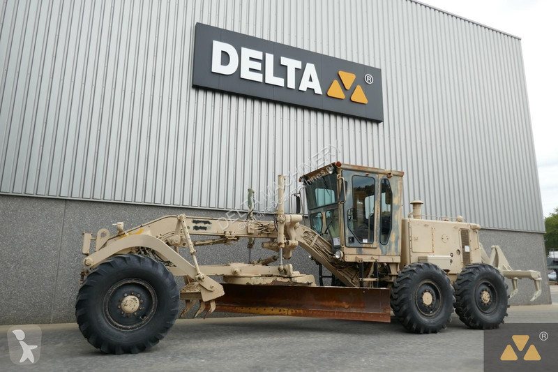 Grejder Caterpillar Ex-army