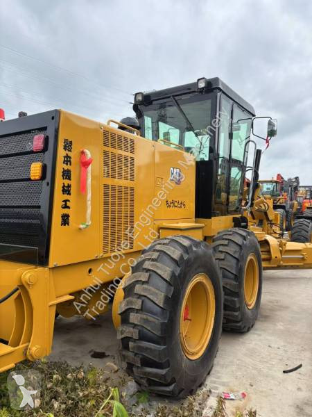 Grejder Caterpillar 140K