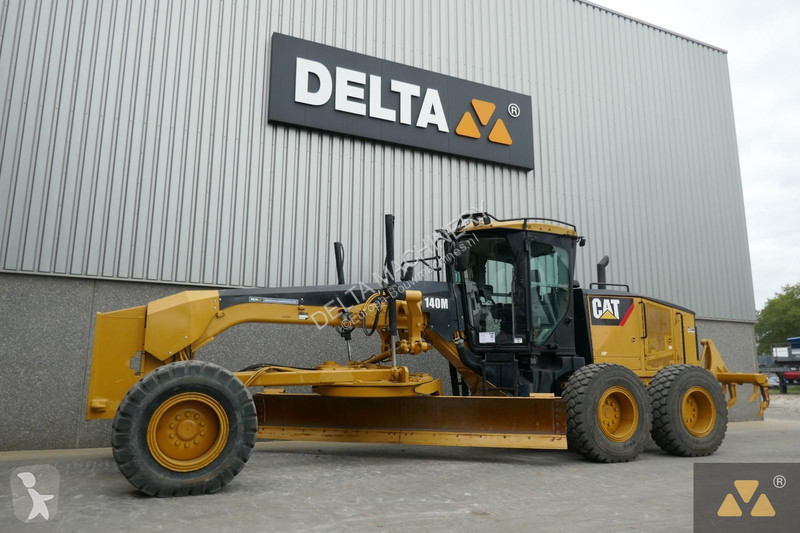 Grejder Caterpillar 140M