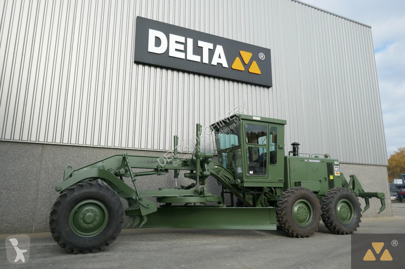 Grejder Caterpillar Ex-army