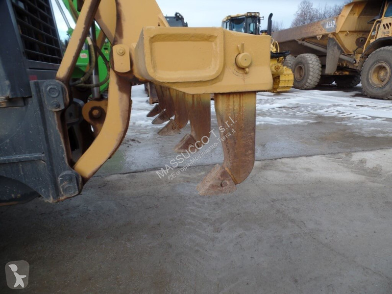 ممهدة طرق Komatsu GD675-5