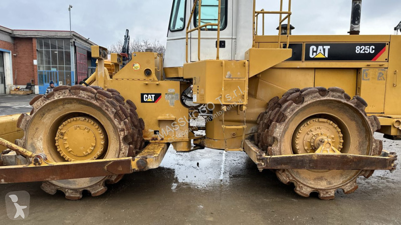 Grejder Caterpillar 825C