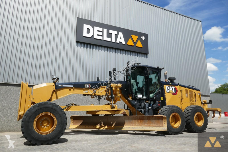 Grejder Caterpillar 14