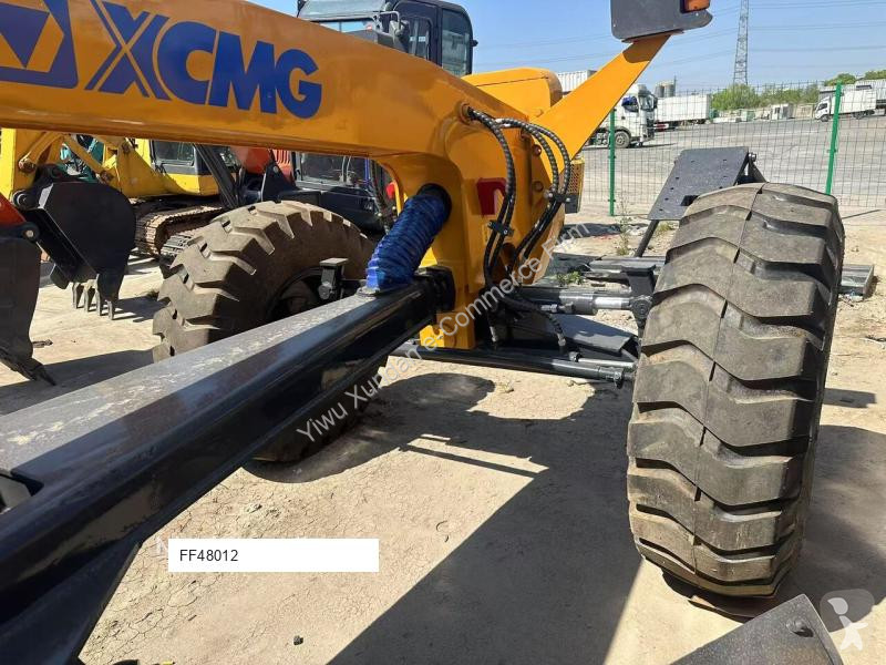 ممهدة طرق XCMG GR1803