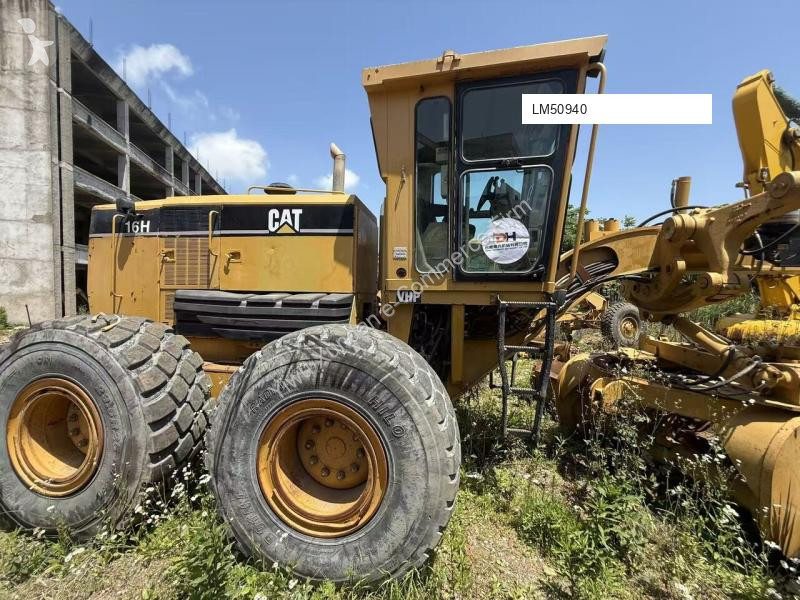 Grejder Caterpillar 16H