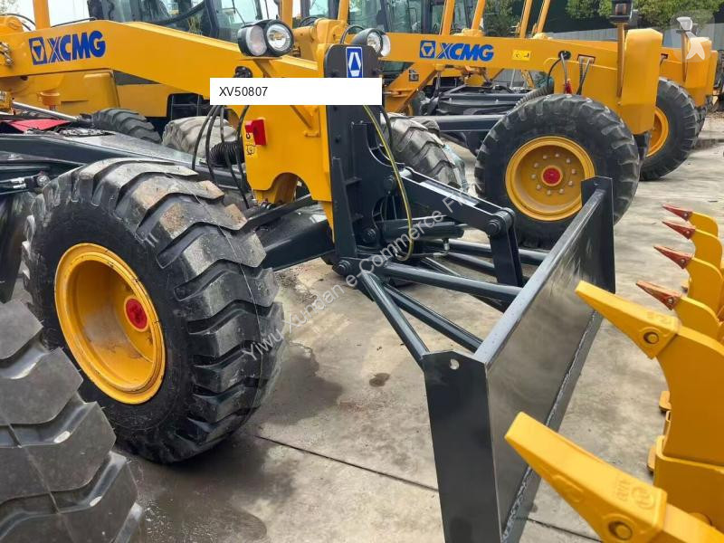Grejder XCMG GR2153