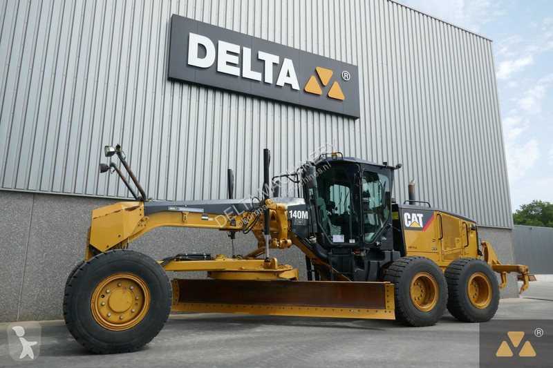 Grejder Caterpillar 140M