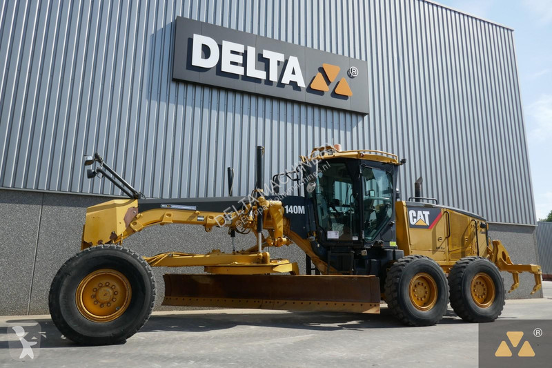 Grejder Caterpillar 140M