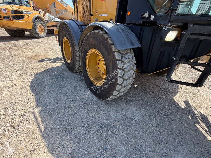 Grejder Caterpillar 120 M