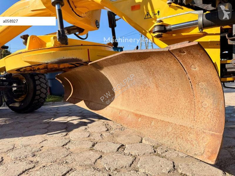Грейдер New Holland F156.6 A