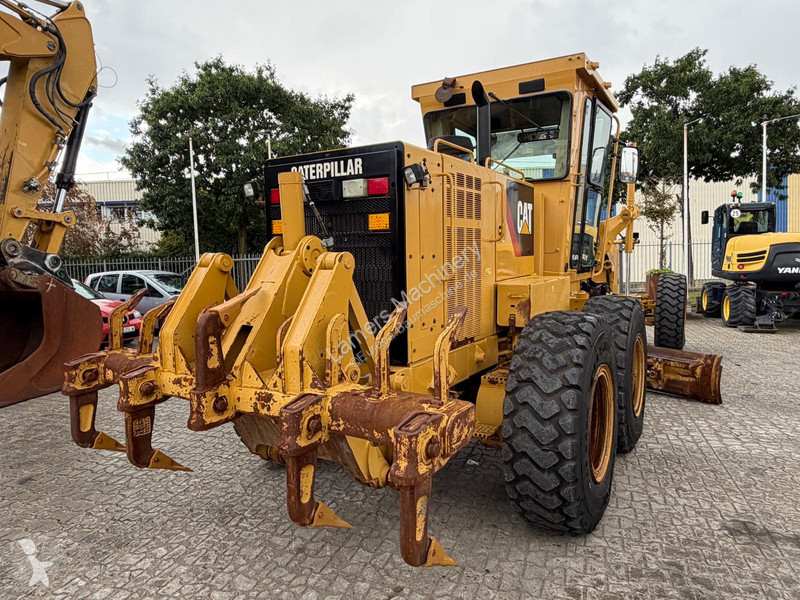 Niveladora Caterpillar 140K .