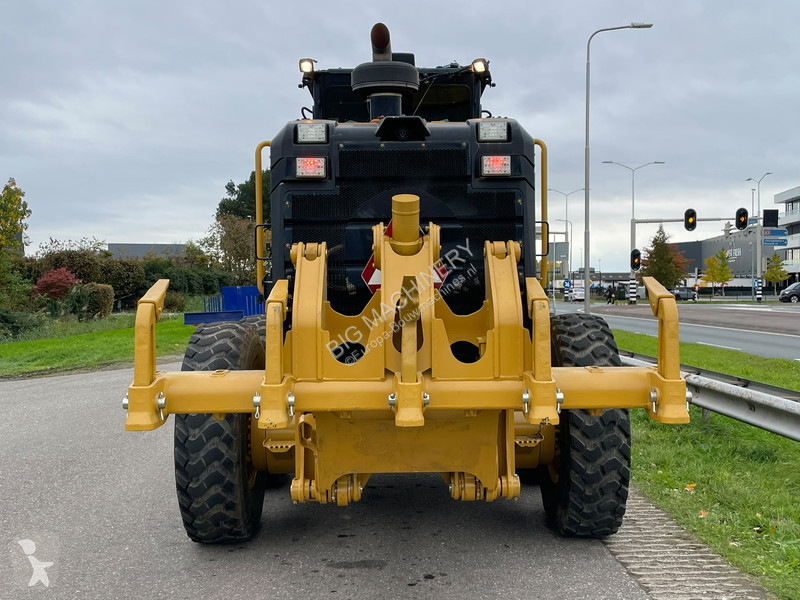 Grader Caterpillar 140 15A