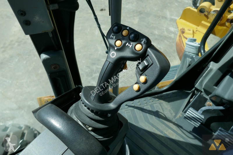 Grader Caterpillar 3
