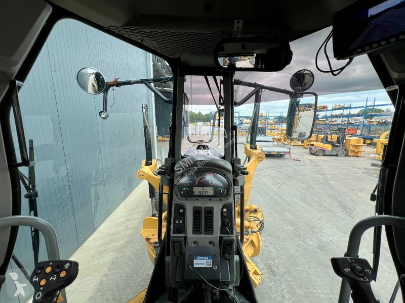Grejder Caterpillar 140M2