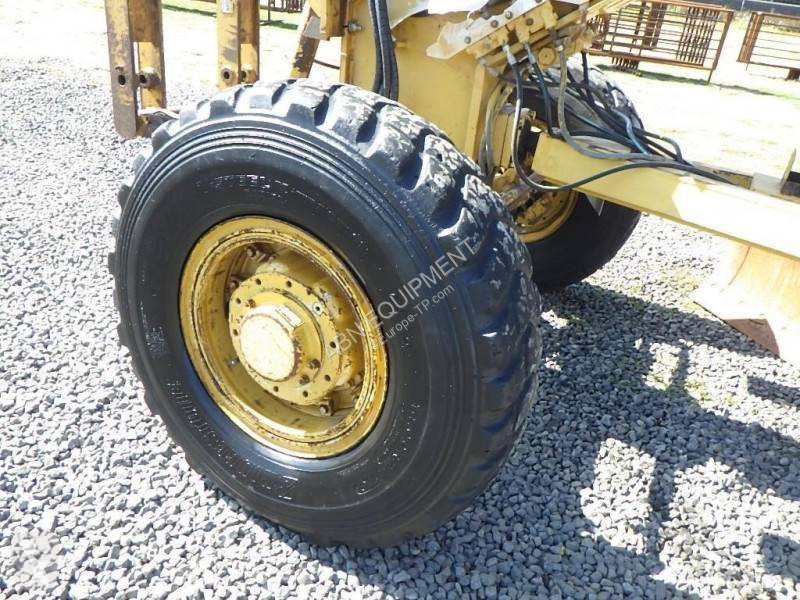 Grader Caterpillar