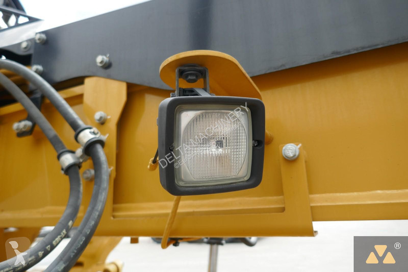 ممهدة طرق Caterpillar 2 AWD