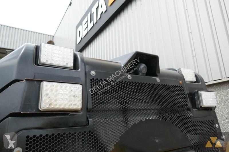 Niveladora Caterpillar 3