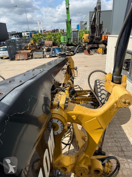 Grejder Caterpillar 140 M