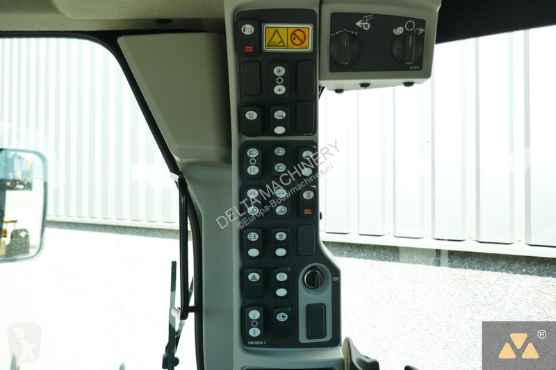Niveladora Caterpillar AWD