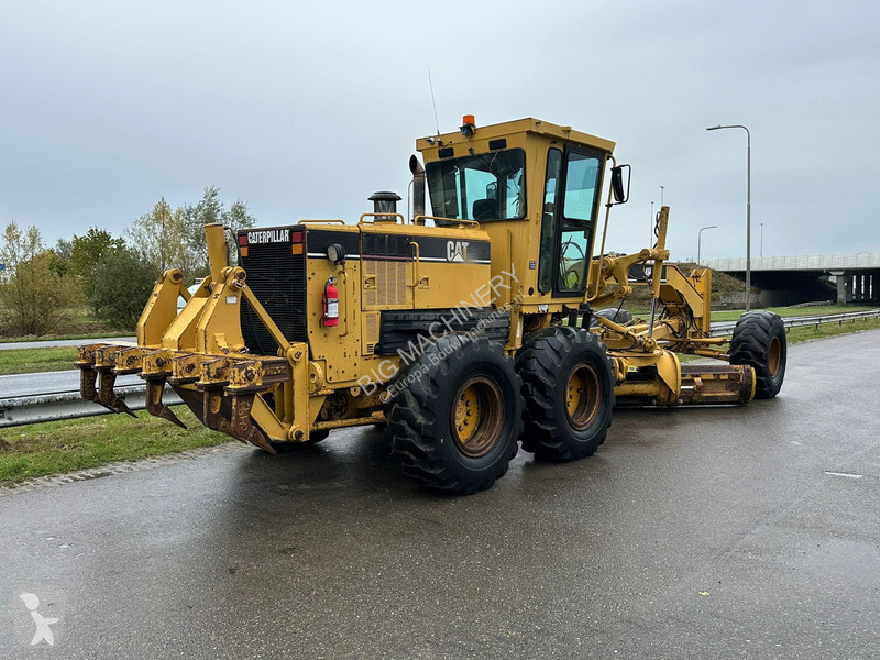 Grader Caterpillar