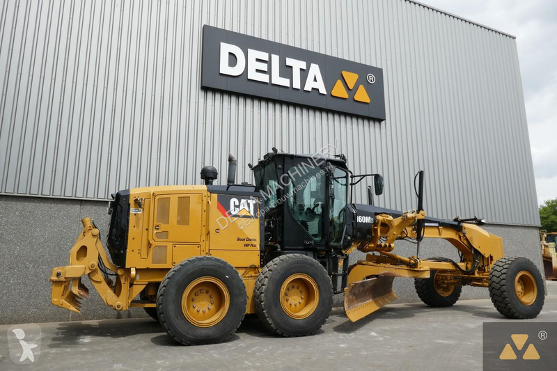 Niveladora Caterpillar 3