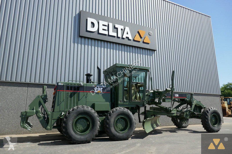 Niveladora Caterpillar Ex-military