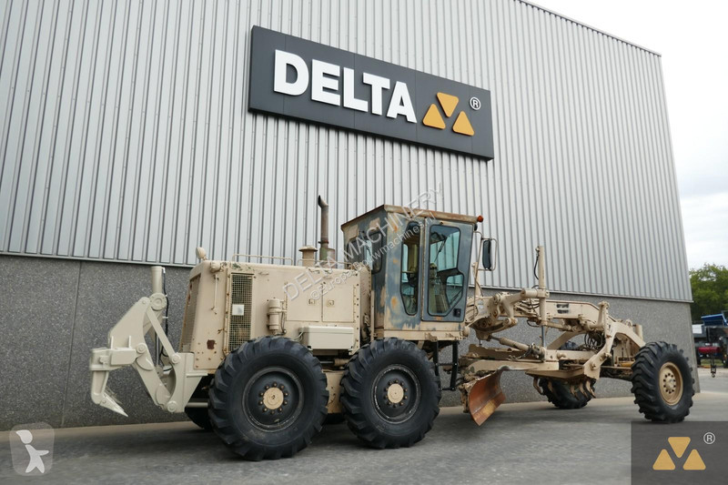 Grejder Caterpillar Ex-army