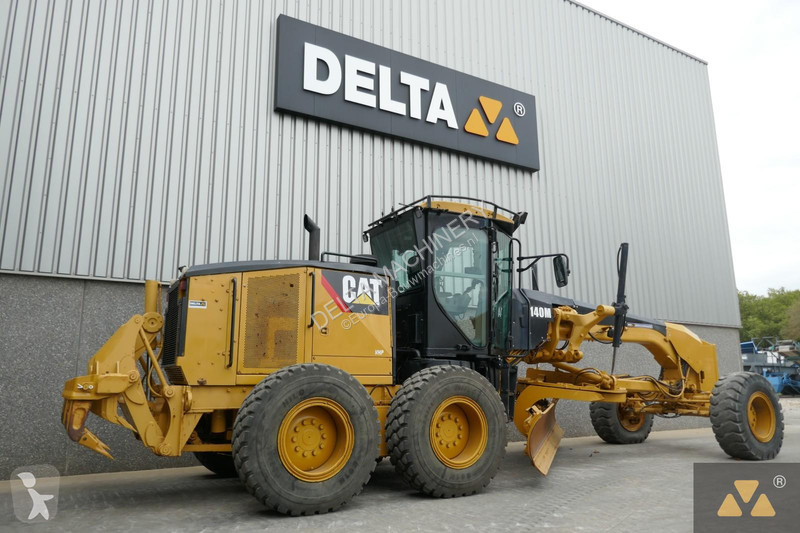 Grejder Caterpillar 140M