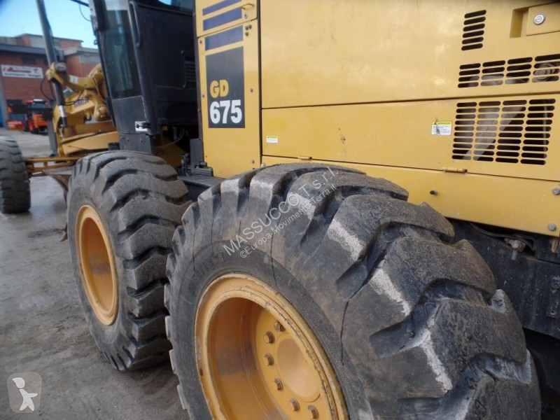 ممهدة طرق Komatsu GD675-5