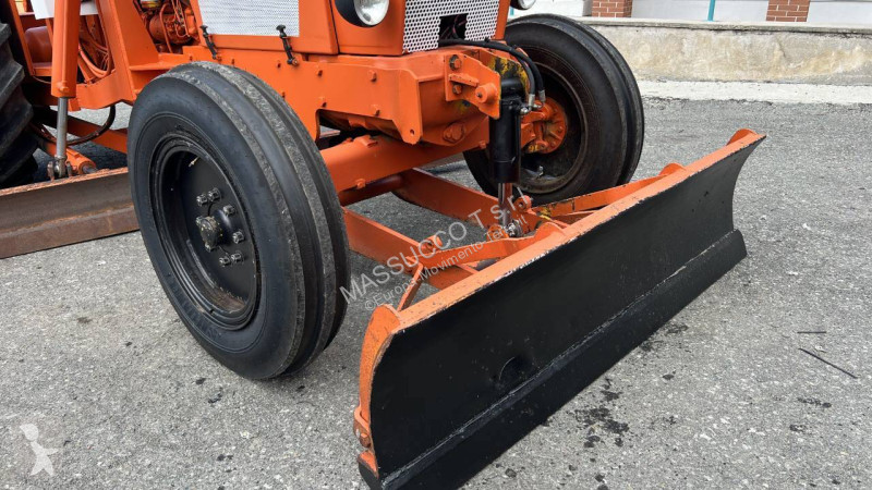 Grejder Ford 5600 4X2