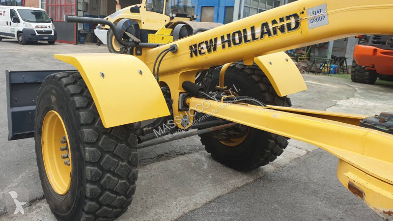 Niveladora New Holland F.156.6/A