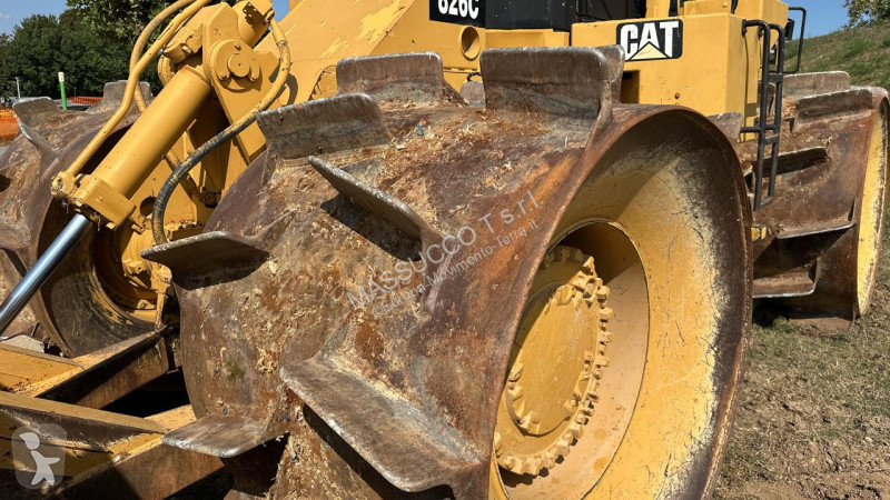 Grejder Caterpillar 826C