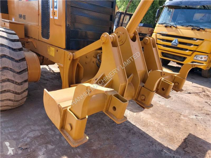 Grejder Caterpillar 140K