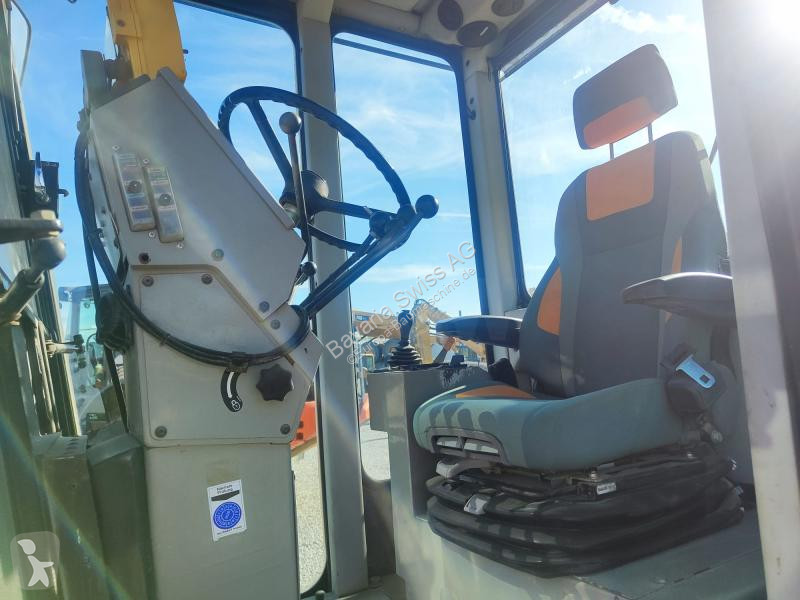 ممهدة طرق New Holland  F 106.6 A