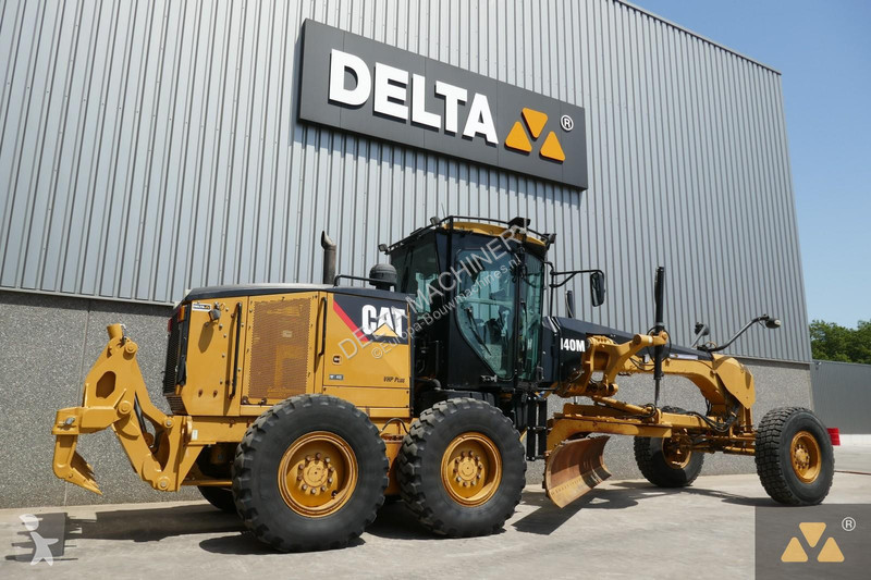 Grejder Caterpillar 140M