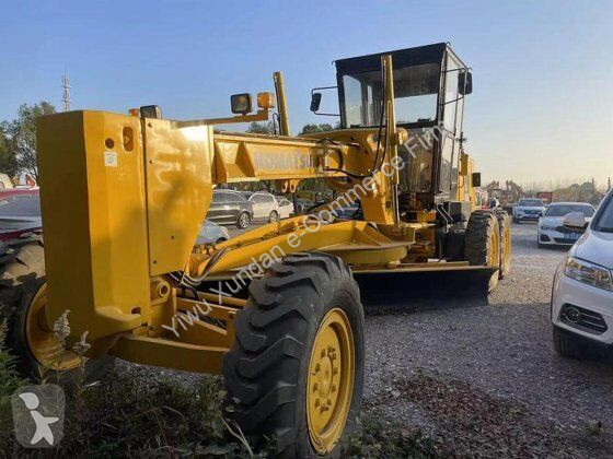 ممهدة طرق Komatsu GD655