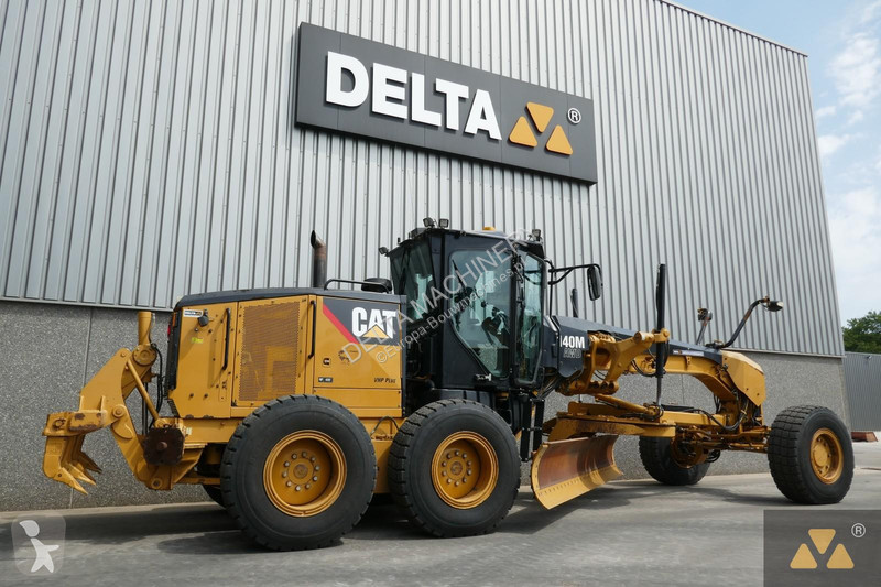 Grejder Caterpillar 140M