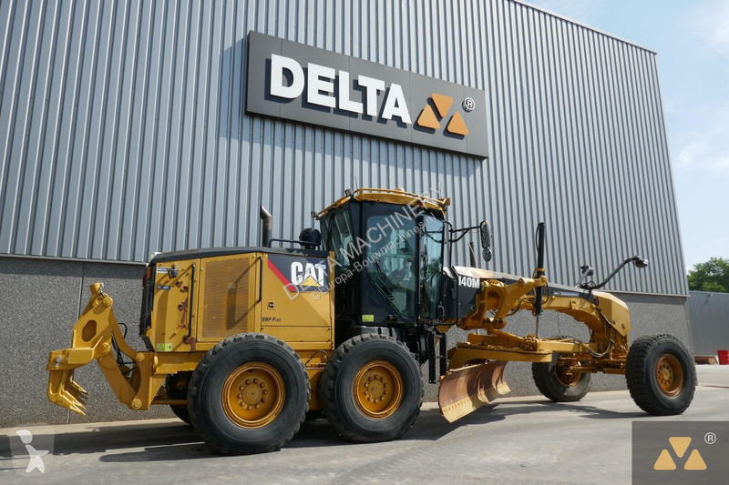 Grejder Caterpillar 140M