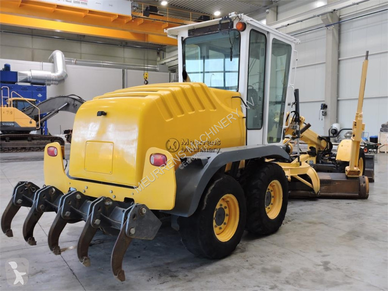 Planeringshøvl New Holland F106.6A