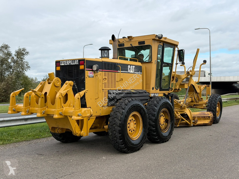 Грейдер Caterpillar