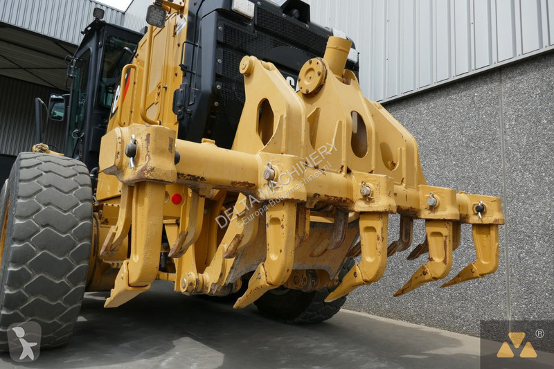 Niveladora Caterpillar 3