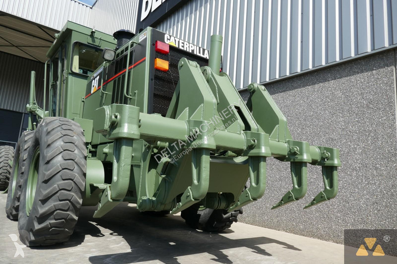 Niveladora Caterpillar Ex-military