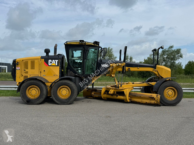 Grader Caterpillar