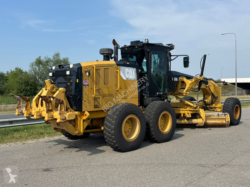 ممهدة طرق Caterpillar 3